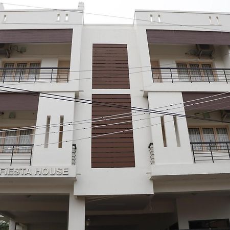 Fiesta House Pallikaranai Chennai Exterior photo