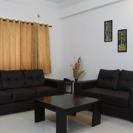 Fiesta House Pallikaranai Chennai Exterior photo
